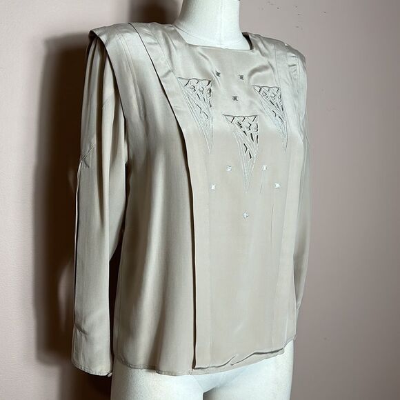 Dynasty Beige Silk Embroidered Cut Out Design Back Button Down Blouse size 4* - Picture 2 of 15